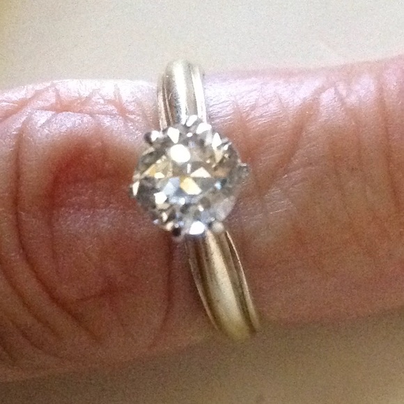 1.13 carats European cut Diamond Solitaire Ring - Picture 5 of 8